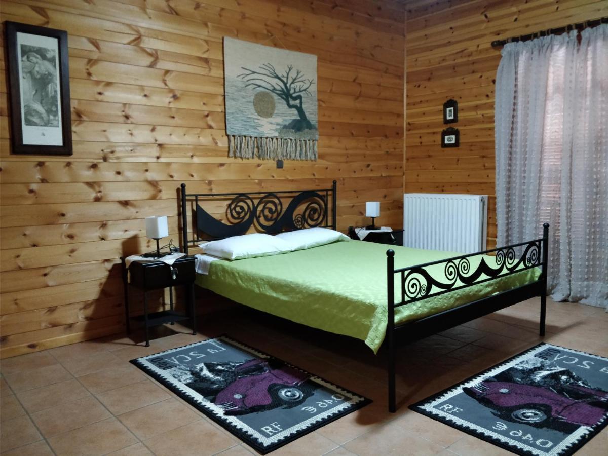 Xylino Chalet Калаврита Экстерьер фото