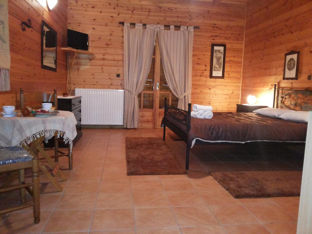 Xylino Chalet Калаврита Экстерьер фото